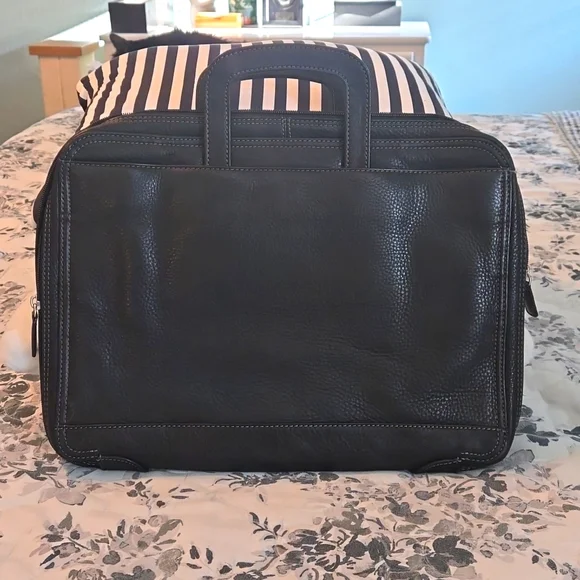 Wilson's Leather soft sided small briefcase/laptop/tablet carrying case in black - Picture 1 of 7